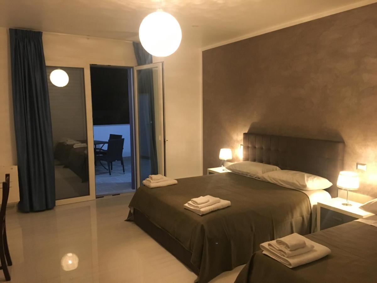 Madigans Rooms Bed&Breakfast Lecce Exteriör bild