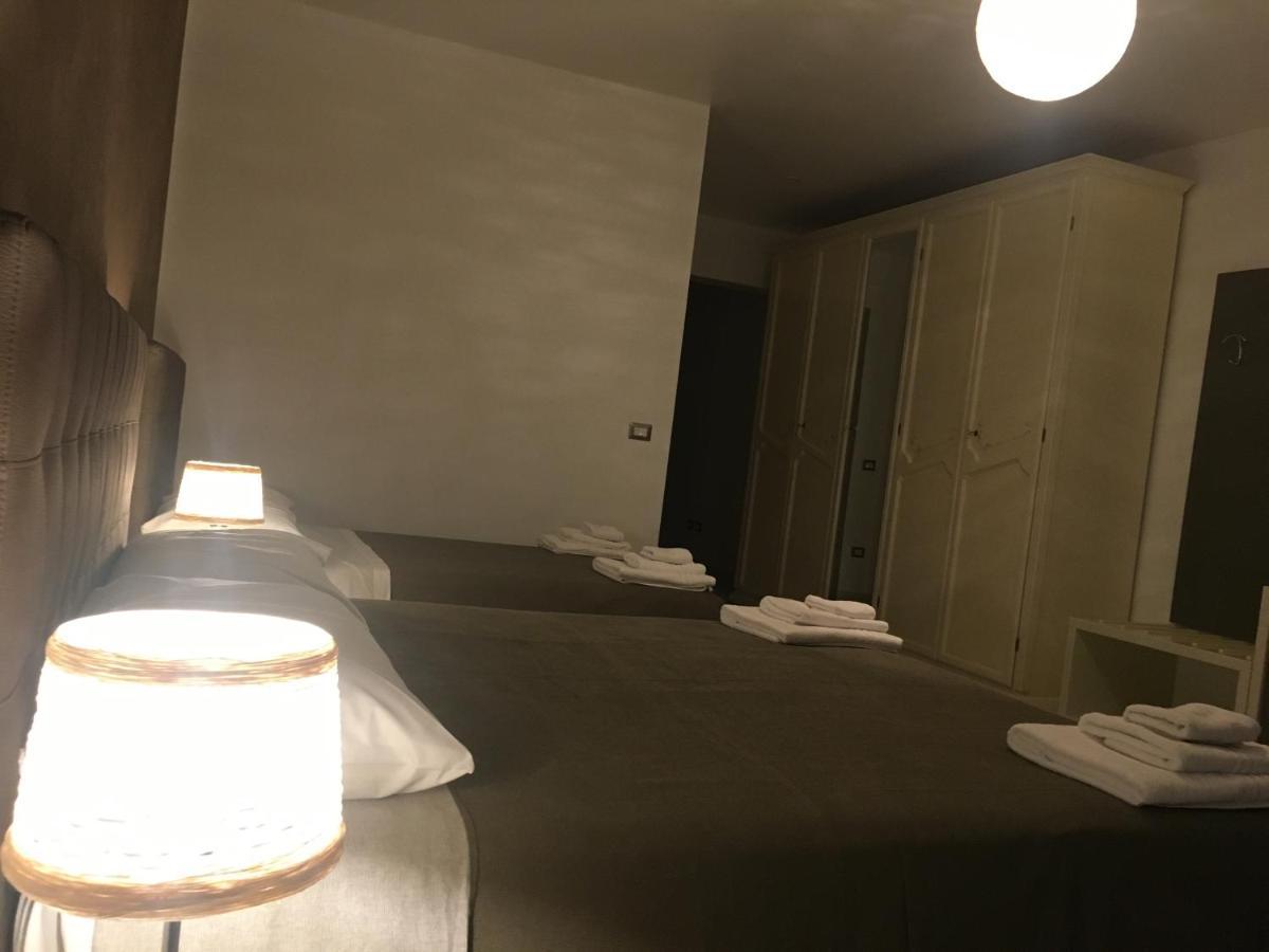 Madigans Rooms Bed&Breakfast Lecce Exteriör bild