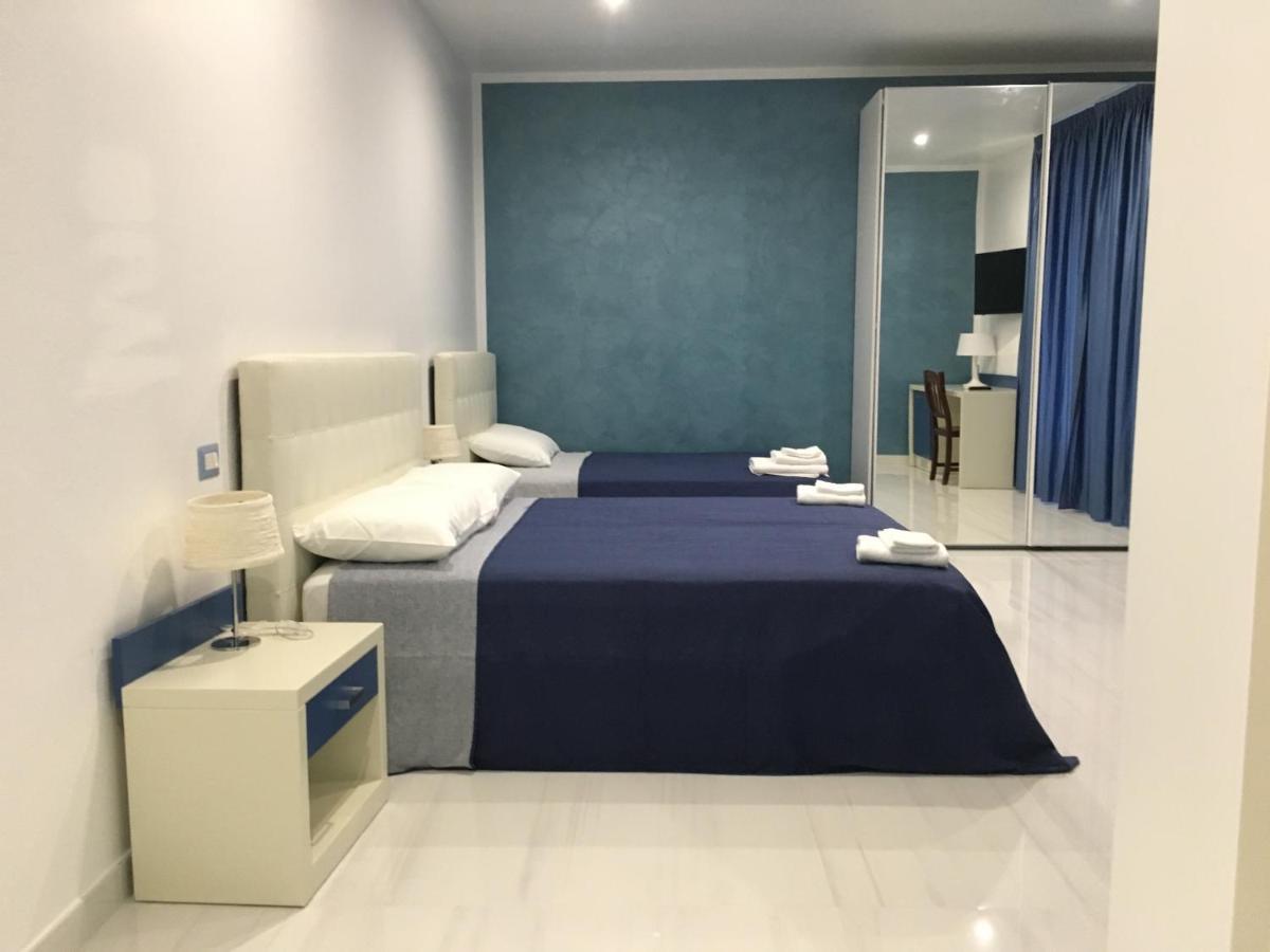 Madigans Rooms Bed&Breakfast Lecce Exteriör bild