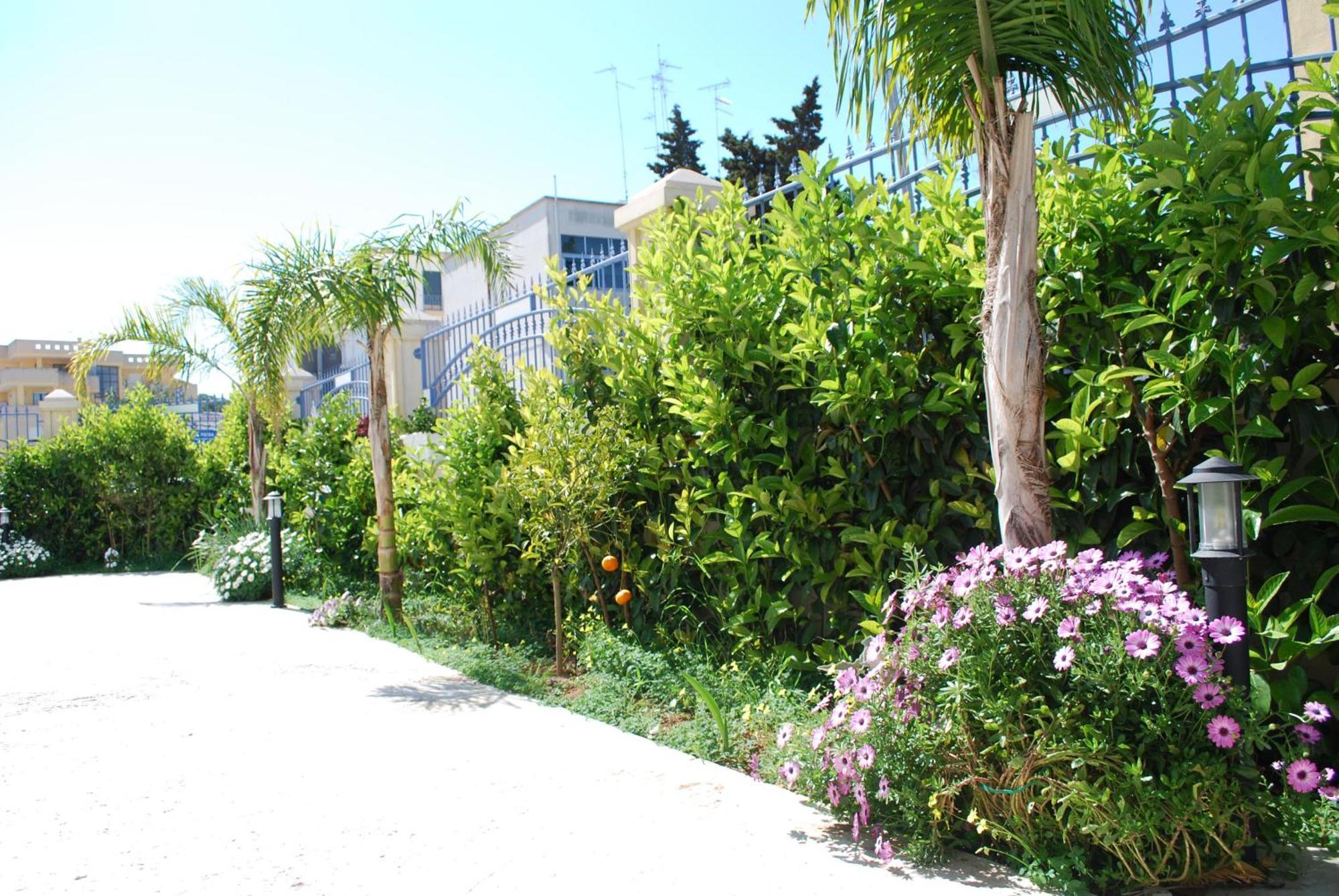 Madigans Rooms Bed&Breakfast Lecce Exteriör bild
